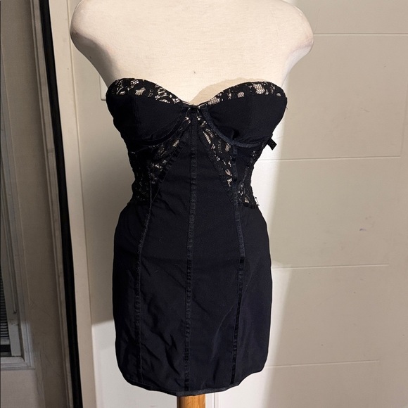 Bebe strapless lace booster dress - Picture 2 of 9